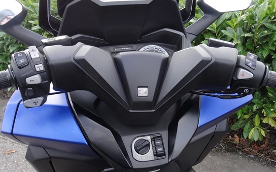 Gebrauchtmotorrad Honda Forza 125 - Bild 6