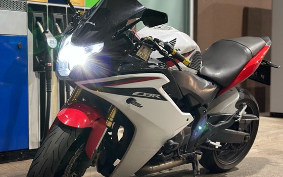 Gebrauchtmotorrad Honda CBR 600 F - Bild 1