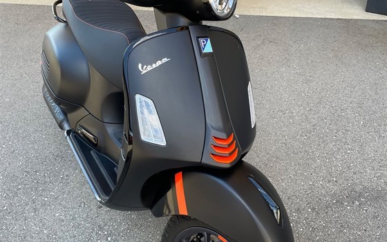 Gebrauchtmotorrad Vespa GTS 300 Super Sport - Bild 1