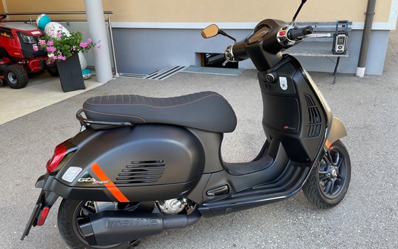 Gebrauchtmotorrad Vespa GTS 300 Super Sport - Bild 2