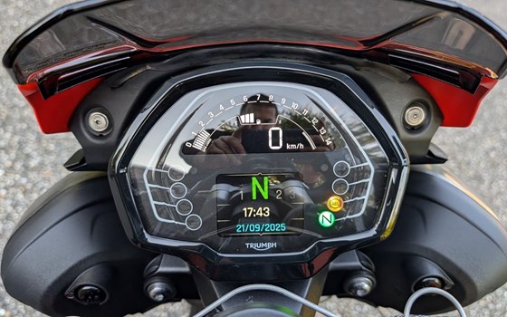 Gebrauchtmotorrad Triumph Street Triple 765 R - Bild 30