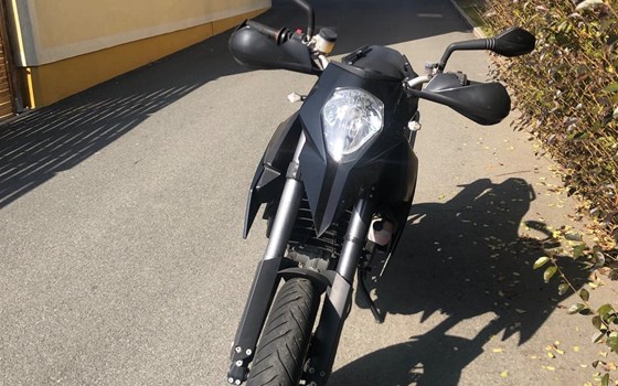 Gebrauchtmotorrad KTM 690 Supermoto - Bild 2