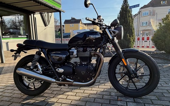 Gebrauchtmotorrad Triumph Speed Twin 900 - Bild 1
