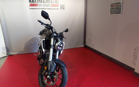 Gebrauchtmotorrad Honda CB125R - Bild 2