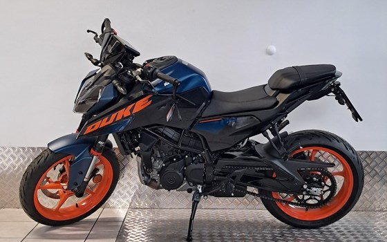 Neufahrzeug KTM 125 Duke - Bild 4
