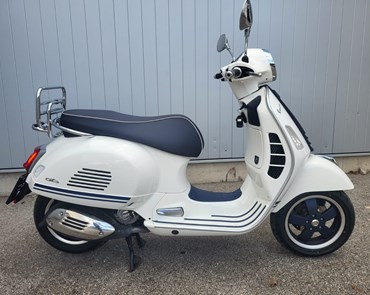 Vespa GTS 300hpe Yacht Club ABS
