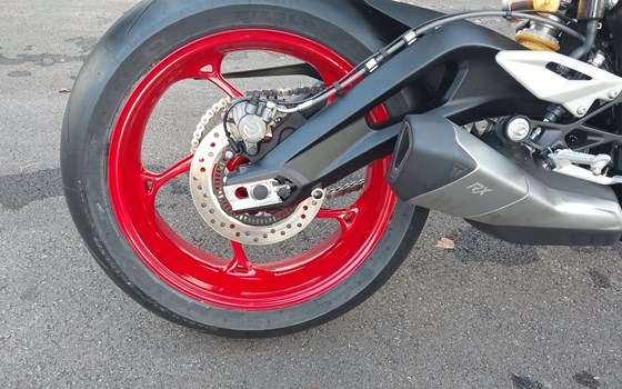 Neufahrzeug Triumph Street Triple 765 RX - Bild 11