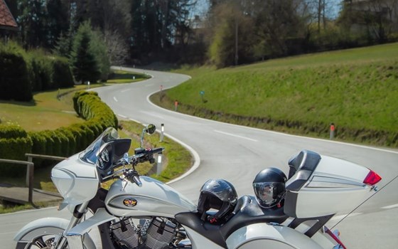 Gebrauchtmotorrad Victory Cross Country Tour - Bild 2