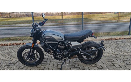 Gebrauchtmotorrad Ducati Scrambler Nightshift - Bild 12