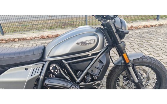 Gebrauchtmotorrad Ducati Scrambler Nightshift - Bild 7