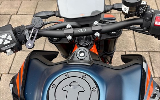 Gebrauchtmotorrad KTM 890 Duke R - Bild 7