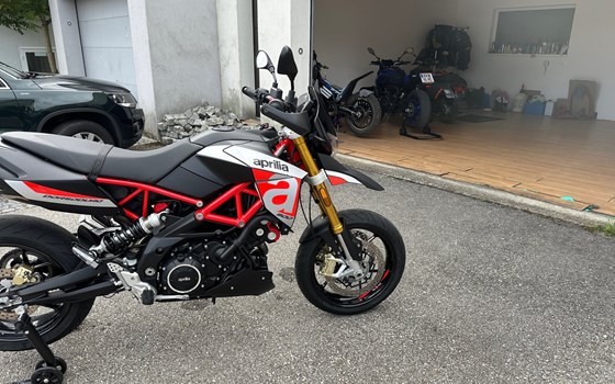 Gebrauchtmotorrad Aprilia Dorsoduro 900 - Bild 3