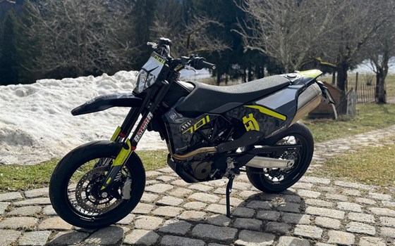 Gebrauchtmotorrad Husqvarna 701 Supermoto - Bild 2