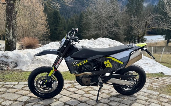 Gebrauchtmotorrad Husqvarna 701 Supermoto - Bild 6