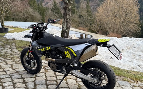 Gebrauchtmotorrad Husqvarna 701 Supermoto - Bild 3