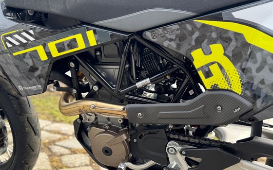 Gebrauchtmotorrad Husqvarna 701 Supermoto - Bild 7