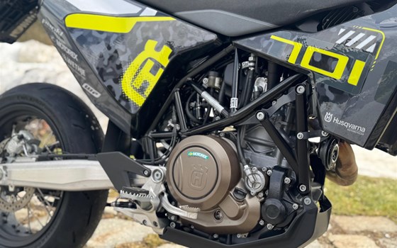Gebrauchtmotorrad Husqvarna 701 Supermoto - Bild 8