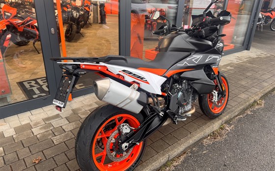 Gebrauchtmotorrad KTM 890 SMT - Bild 3