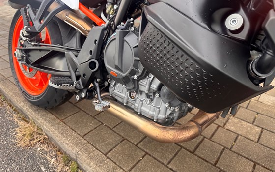 Gebrauchtmotorrad KTM 890 SMT - Bild 8