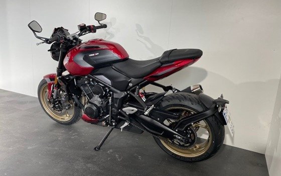 Gebrauchtmotorrad Triumph Trident 800 - Bild 12