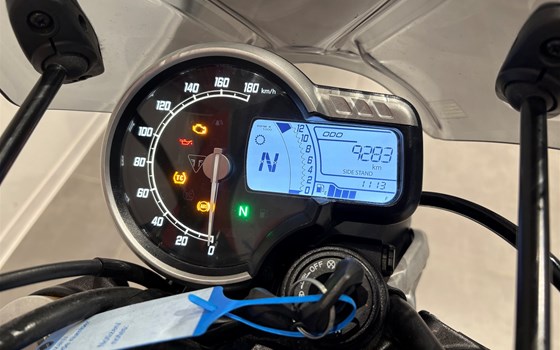 Gebrauchtmotorrad Triumph Speed 400 - Bild 6