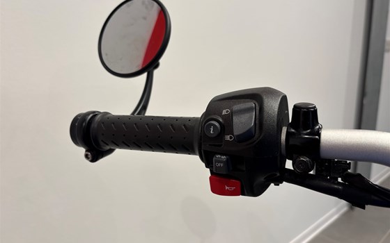 Gebrauchtmotorrad Triumph Speed 400 - Bild 9