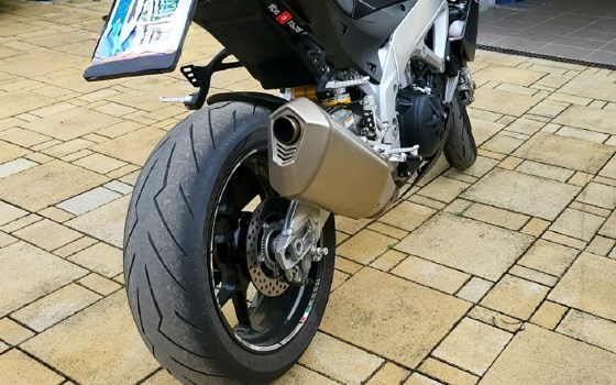 Gebrauchtmotorrad Aprilia Tuono V4 1100 RR - Bild 6