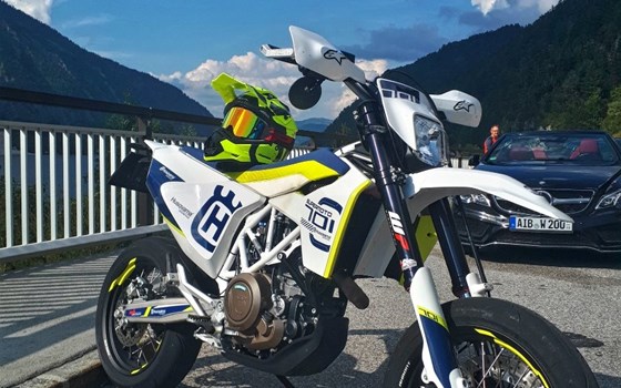 Gebrauchtmotorrad Husqvarna 701 Supermoto - Bild 5