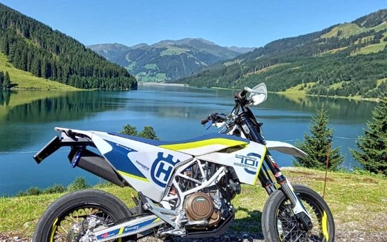 Gebrauchtmotorrad Husqvarna 701 Supermoto - Bild 3