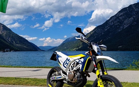 Gebrauchtmotorrad Husqvarna 701 Supermoto - Bild 2