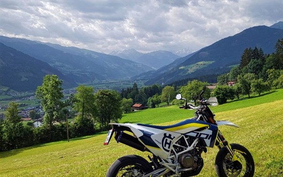 Gebrauchtmotorrad Husqvarna 701 Supermoto - Bild 4