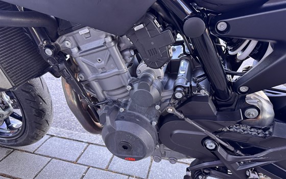 Gebrauchtmotorrad KTM 890 Duke - Bild 10