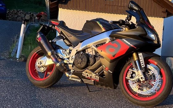 Gebrauchtmotorrad Aprilia RSV 4 - Bild 4