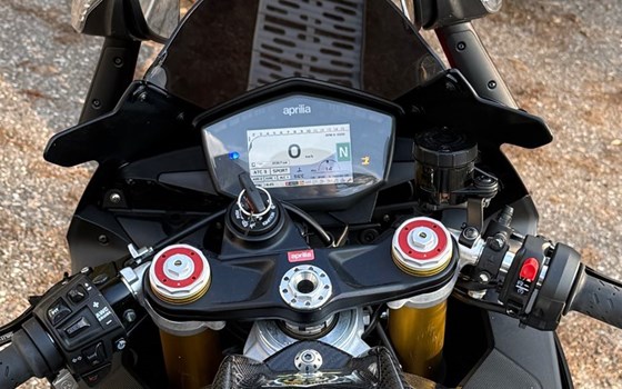 Gebrauchtmotorrad Aprilia RSV 4 - Bild 8