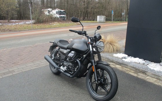 Gebrauchtmotorrad Moto Guzzi V7 Stone - Bild 3