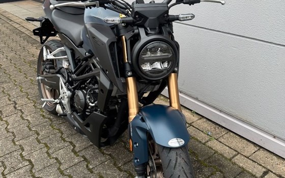 Gebrauchtmotorrad Honda CB125R - Bild 2