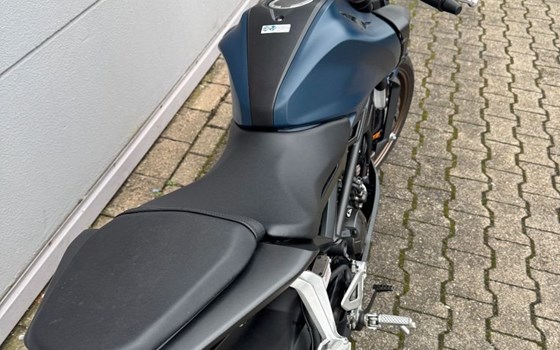 Gebrauchtmotorrad Honda CB125R - Bild 4