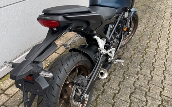 Gebrauchtmotorrad Honda CB125R - Bild 5