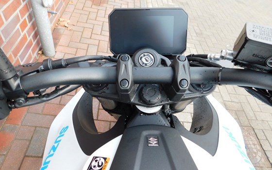 Gebrauchtmotorrad Suzuki GSX-8S - Bild 11