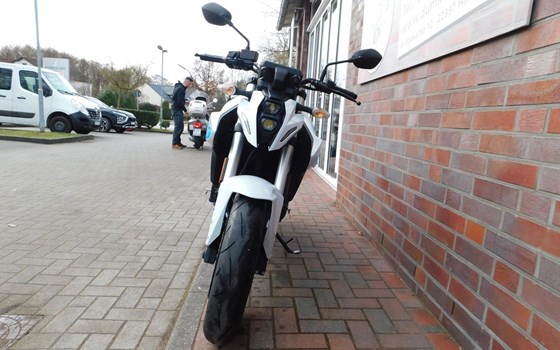 Gebrauchtmotorrad Suzuki GSX-8S - Bild 3