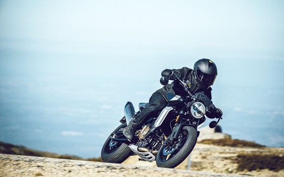 Neufahrzeug Husqvarna Svartpilen 801 - Bild 2