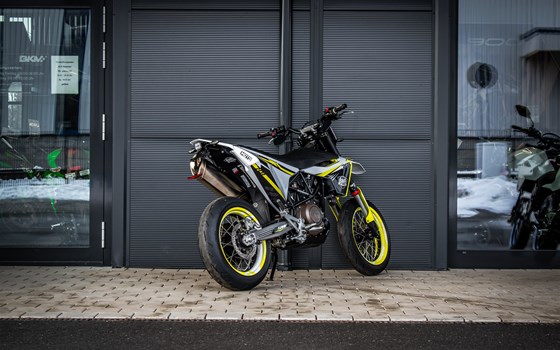 Gebrauchtmotorrad Husqvarna 701 Supermoto - Bild 2