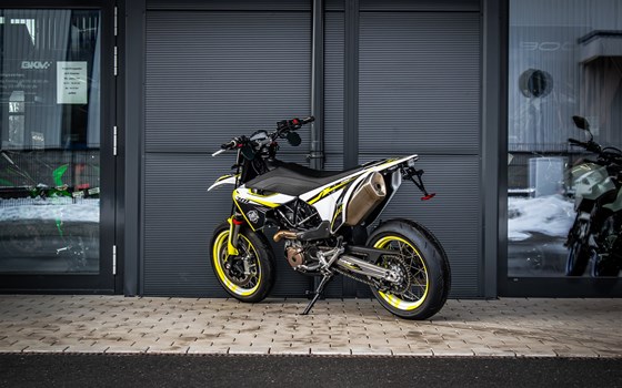 Gebrauchtmotorrad Husqvarna 701 Supermoto - Bild 3