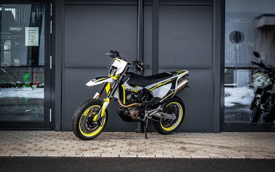 Gebrauchtmotorrad Husqvarna 701 Supermoto - Bild 5