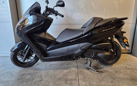 Gebrauchtmotorrad Honda Forza 300 - Bild 5