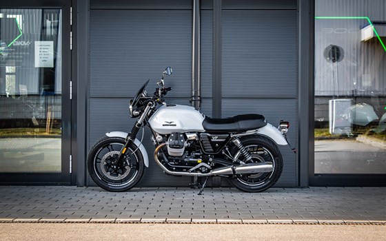 Gebrauchtmotorrad Moto Guzzi V7 Stone - Bild 4