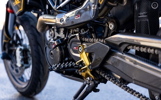 Gebrauchtmotorrad Husqvarna 701 Supermoto - Bild 11