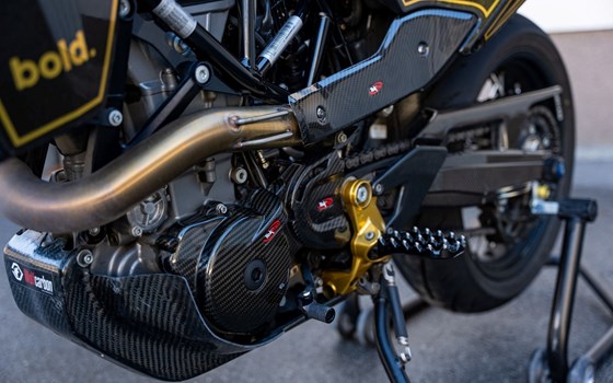 Gebrauchtmotorrad Husqvarna 701 Supermoto - Bild 13