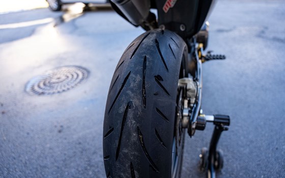 Gebrauchtmotorrad Husqvarna 701 Supermoto - Bild 23