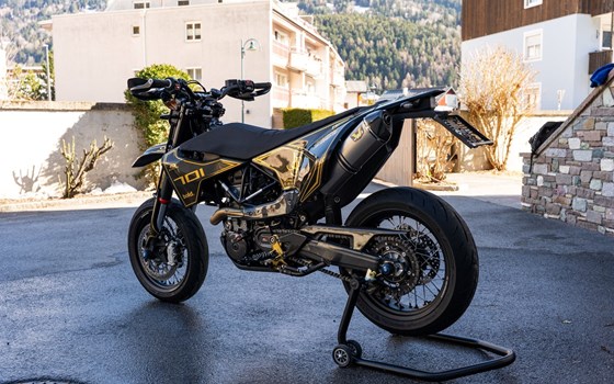 Gebrauchtmotorrad Husqvarna 701 Supermoto - Bild 27